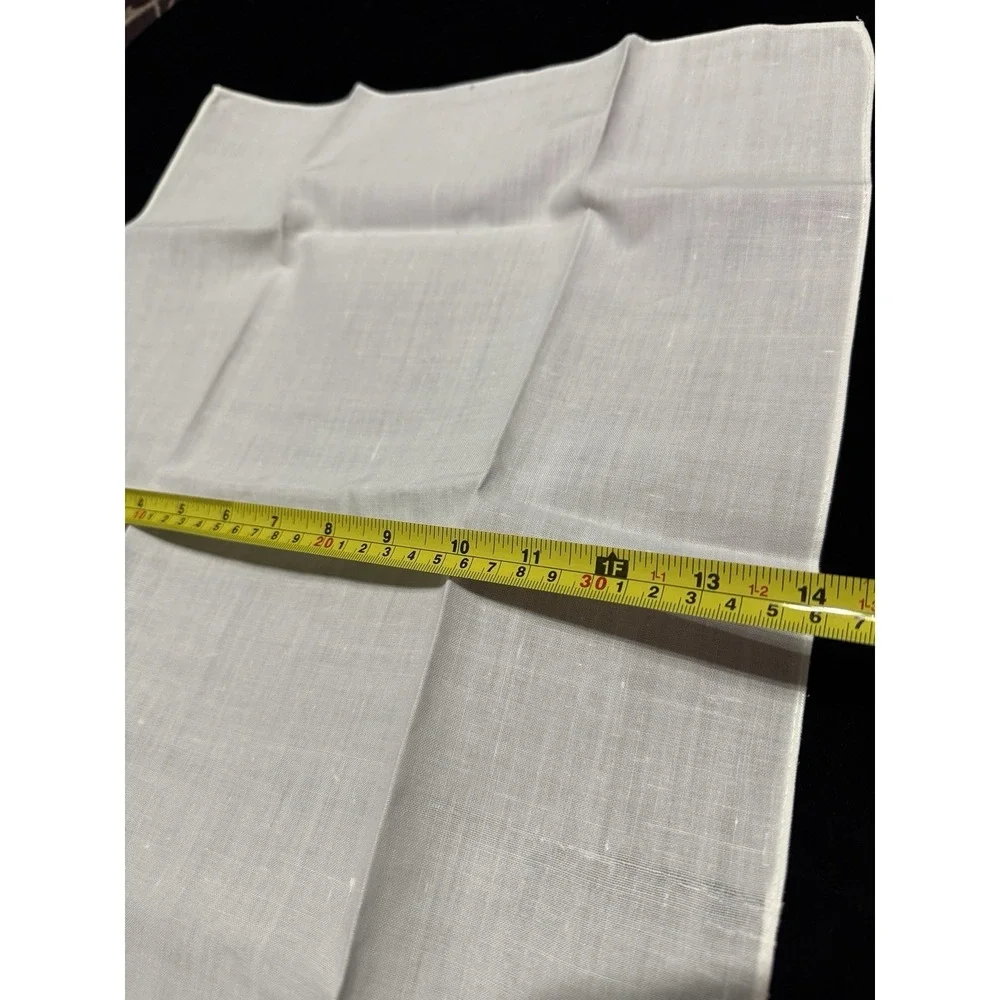 Lot of 4 VTG Windham Weavers Dinner Napkins Gold Accents + Xmas Linen Hand Towel